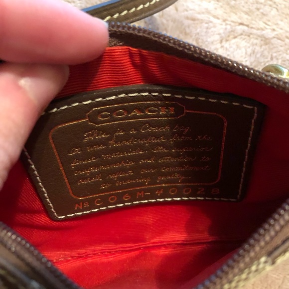 Coach wristlet - Picture 4 of 4